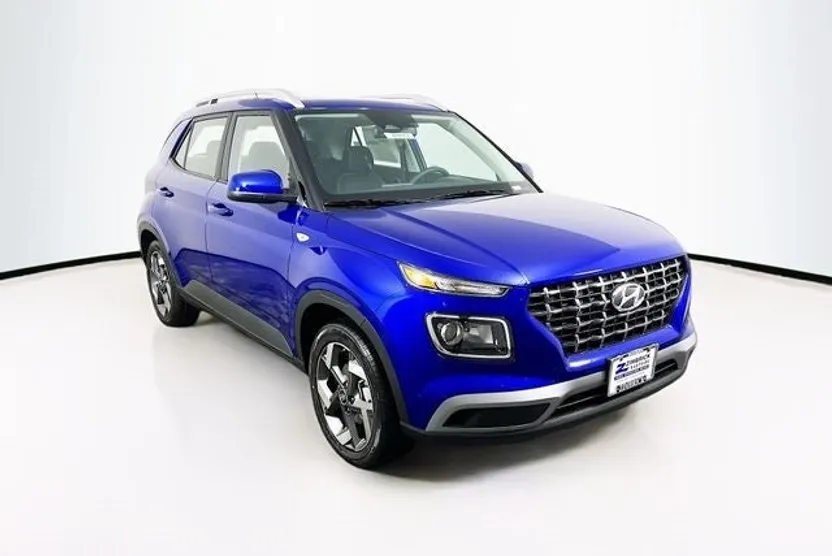 2025 Hyundai Venue SEL photo 1