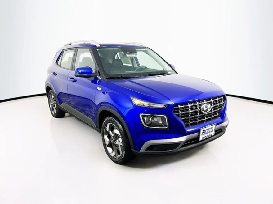 2025 Hyundai Venue SEL photo 1