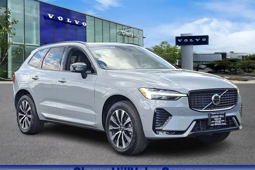 2025 Volvo XC60 B5 Plus photo 1