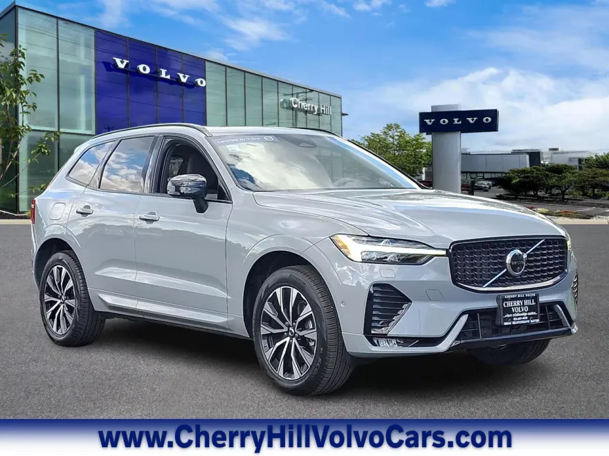 2025 Volvo XC60 B5 Plus photo 1