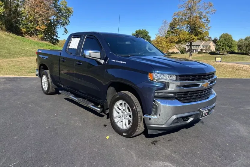 2020 Chevrolet Silverado 1500 LT photo 1