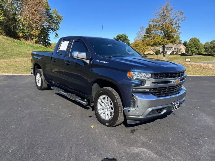 2020 Chevrolet Silverado 1500 LT photo 1