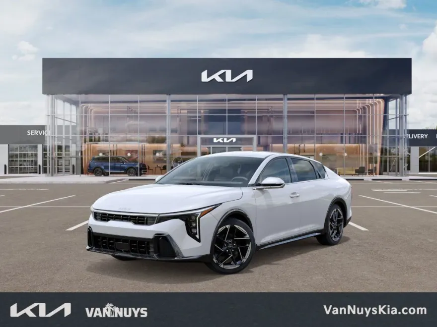 2025 Kia K4 GT-Line photo 1