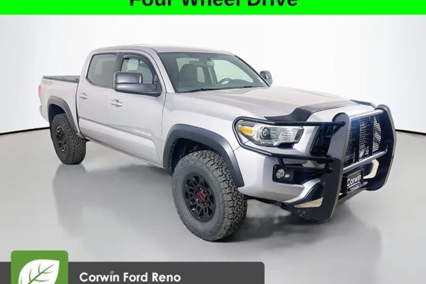 2017 Toyota Tacoma TRD Off-Road photo 1