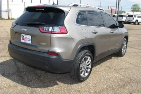 2021 Jeep Cherokee Latitude photo 3
