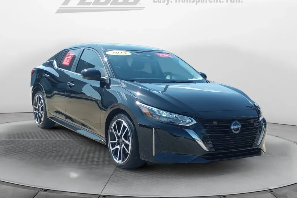 2025 Nissan Sentra SR photo 1