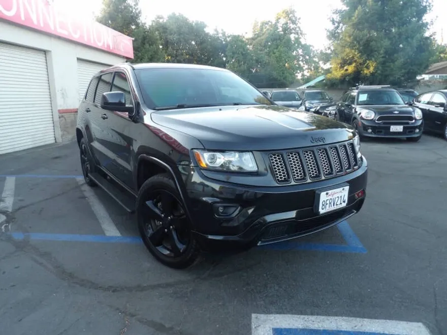 2015 Jeep Grand Cherokee Altitude photo 1