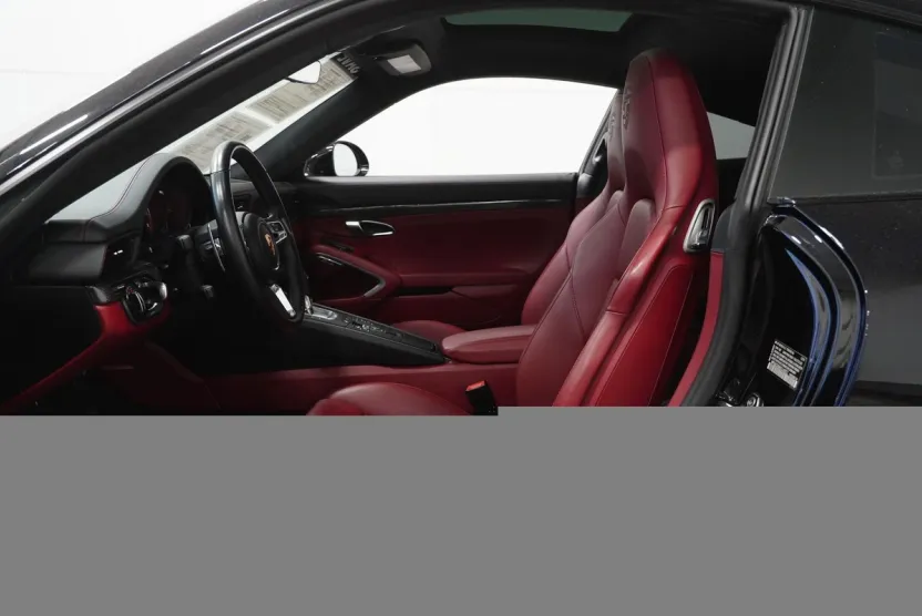 2019 Porsche 911 Turbo S photo 1