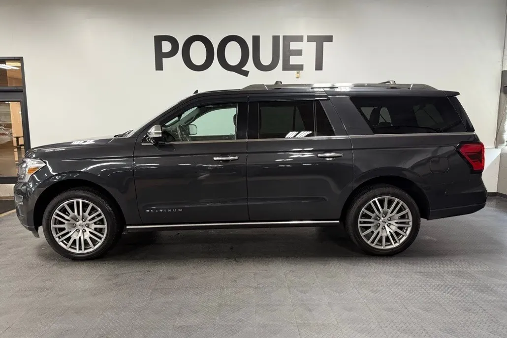 2022 Ford Expedition MAX Platinum photo 1