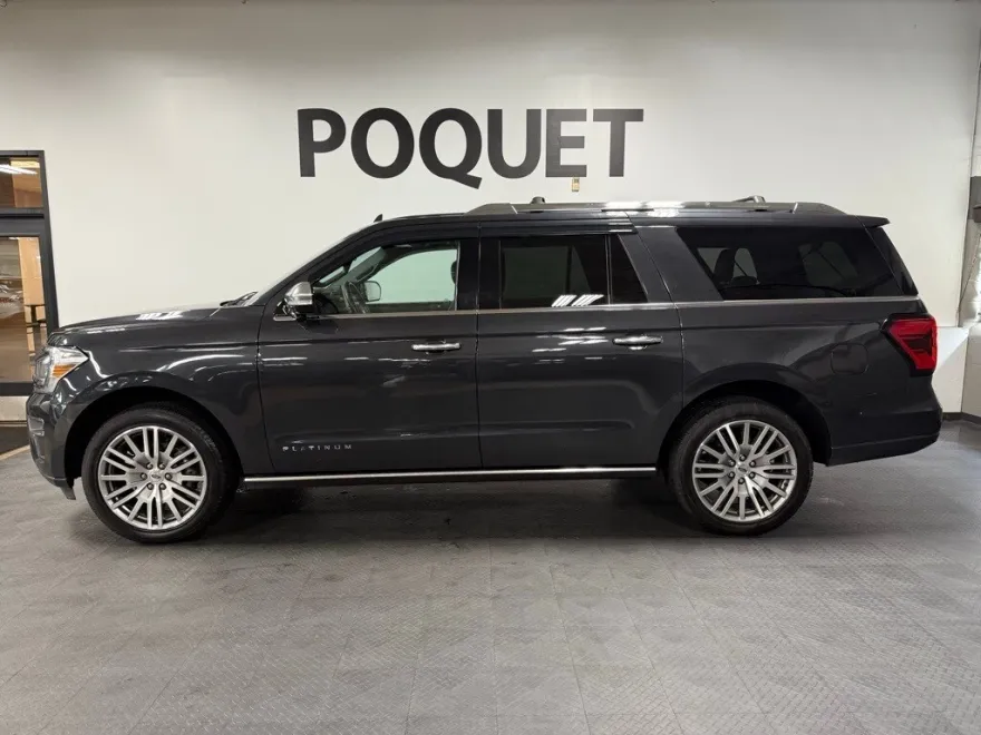 2022 Ford Expedition MAX Platinum photo 1
