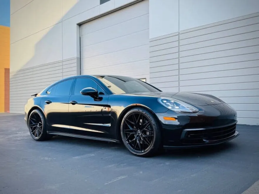 2017 Porsche Panamera 4S photo 1