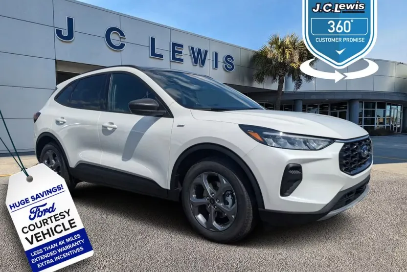 2025 Ford Escape ST-Line photo 1