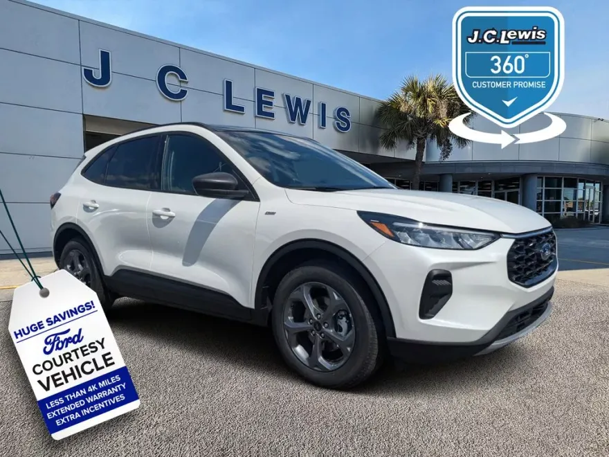 2025 Ford Escape ST-Line photo 1