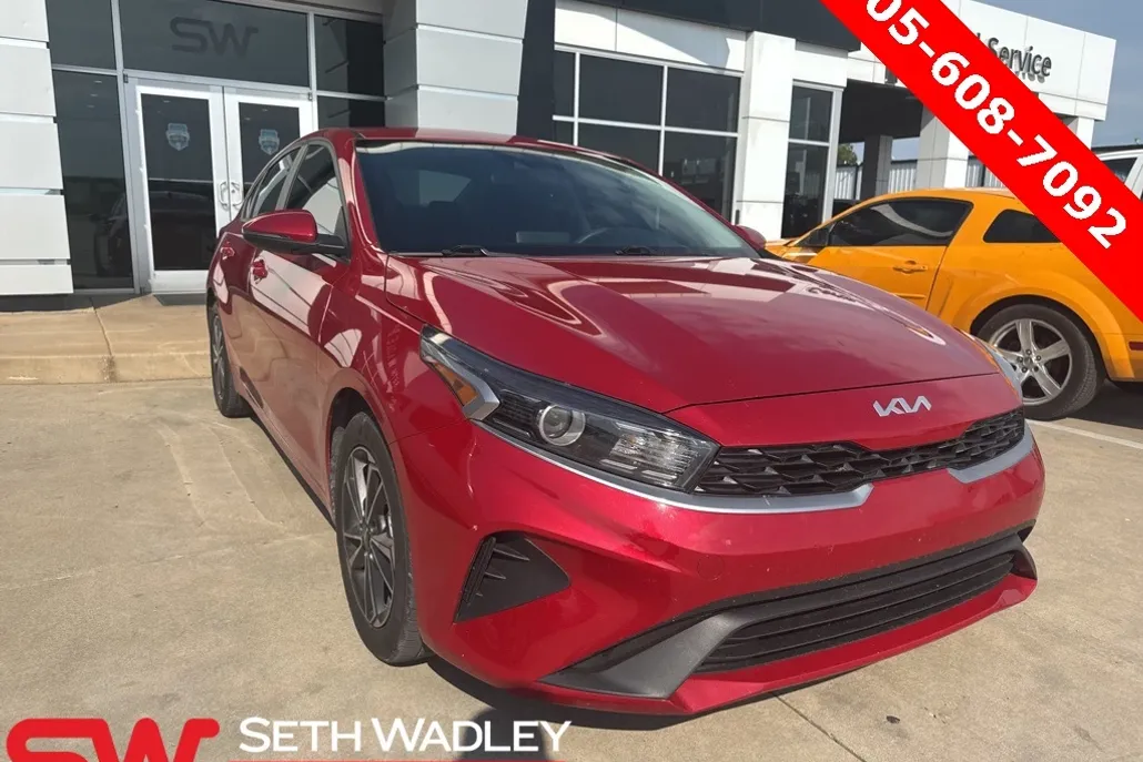 2022 Kia Forte LXS photo 1