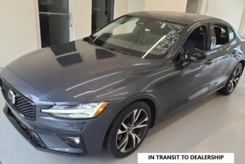2023 Volvo S60 B5 AWD Plus photo 1