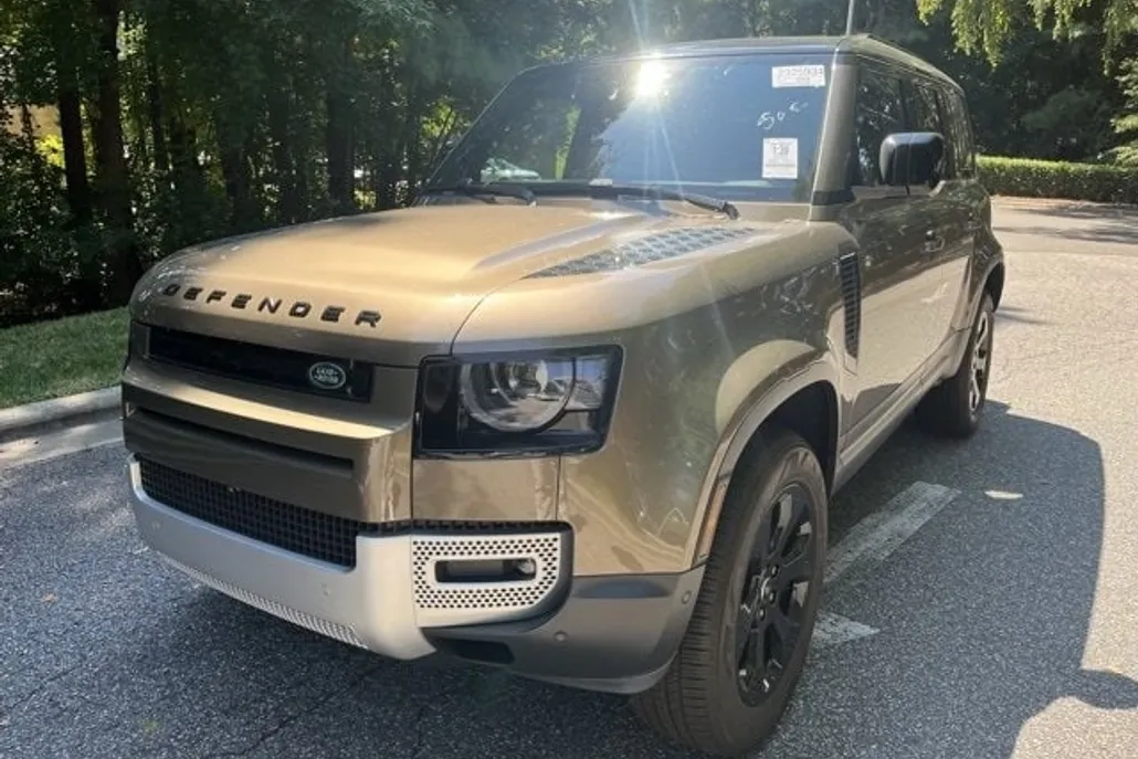 2025 Land Rover Defender S photo 1