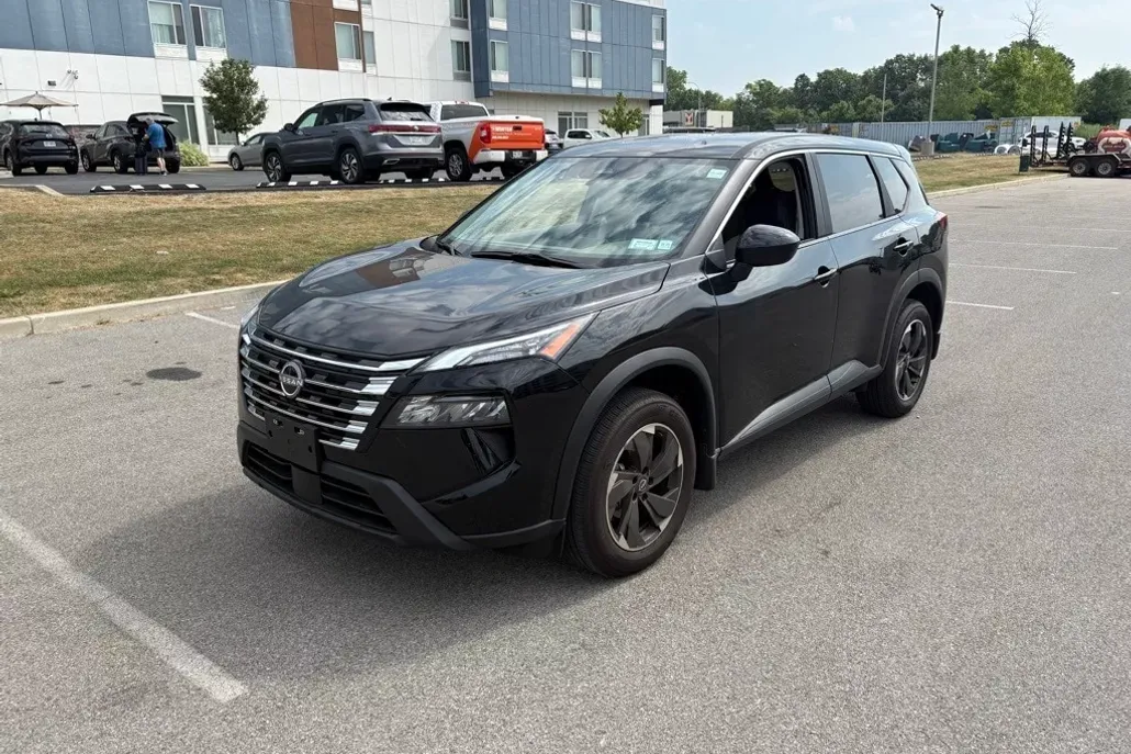 2024 Nissan Rogue SV photo 1