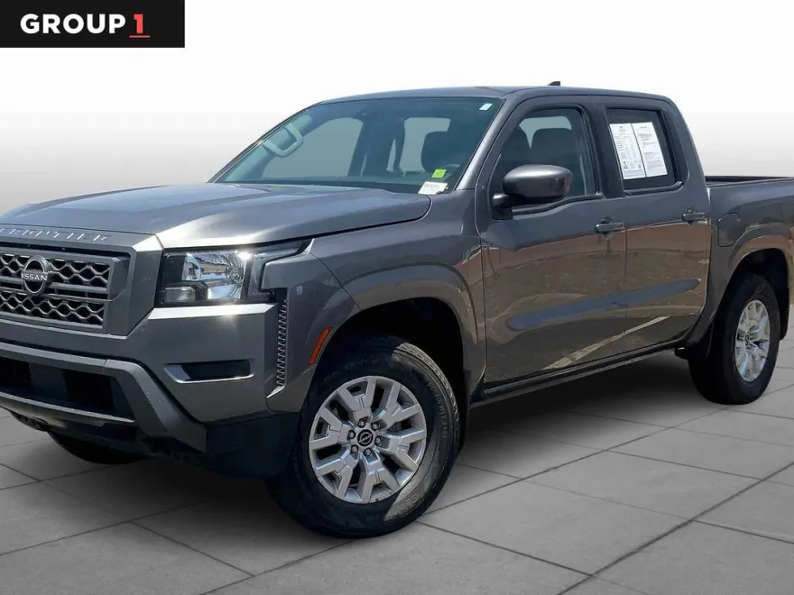 2022 Nissan Frontier SV Crew Cab photo 1
