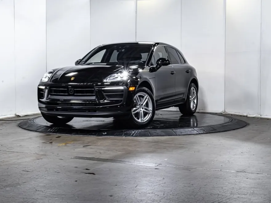2025 Porsche Macan T photo 1