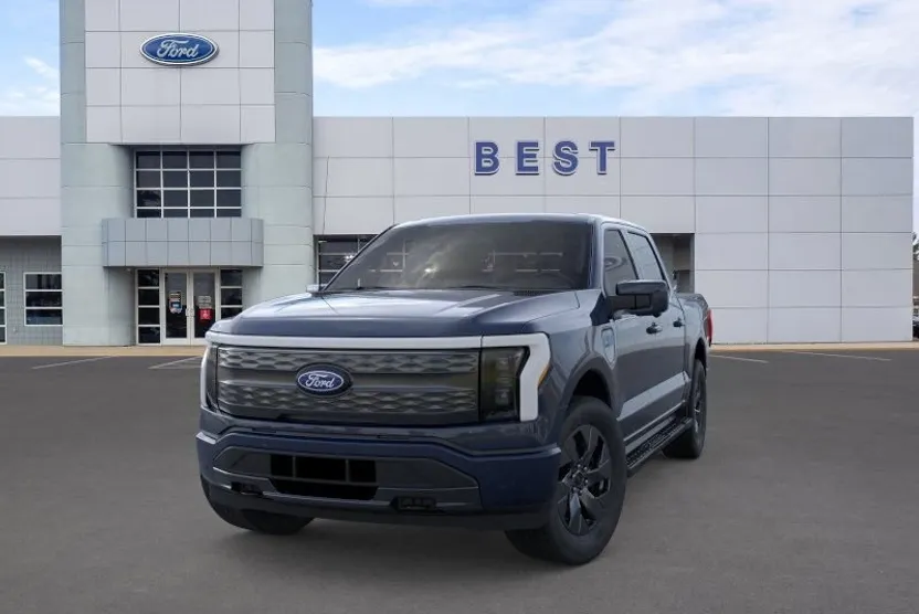 2025 Ford F-150 Lightning Lariat photo 1