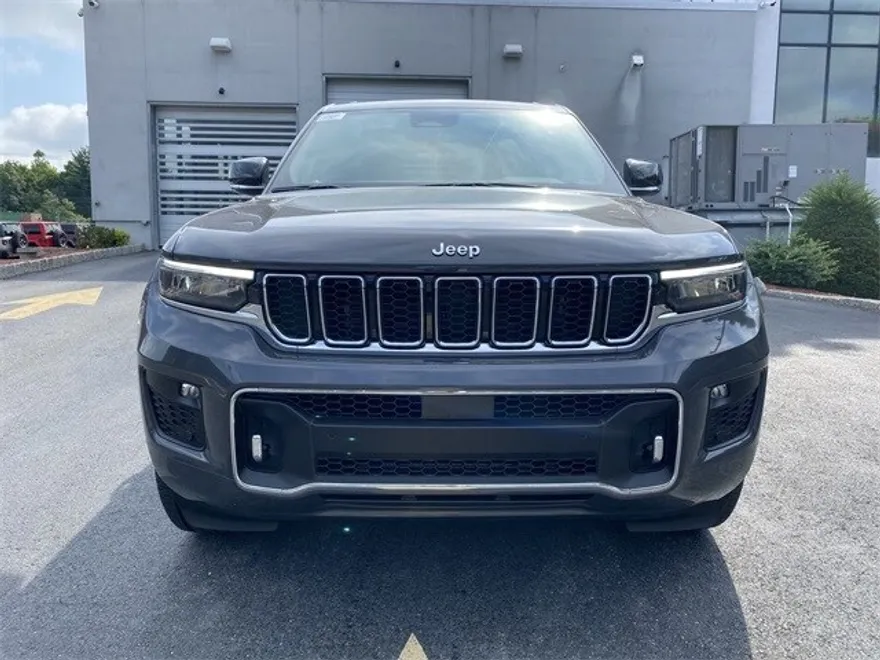 2022 Jeep Grand Cherokee Overland photo 1