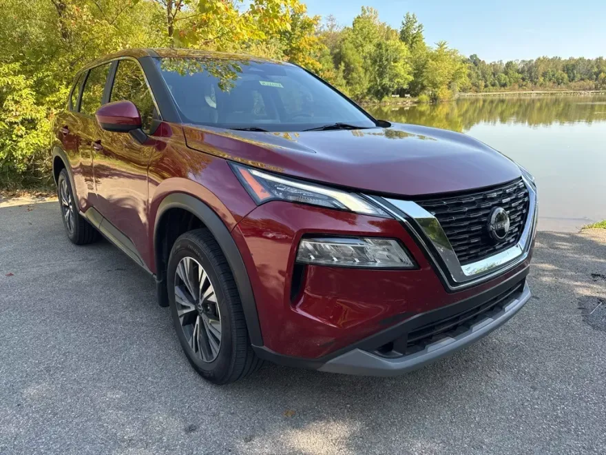 2023 Nissan Rogue SV photo 1