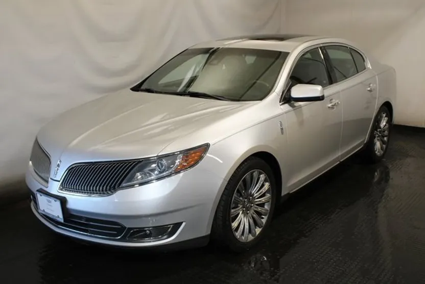 2015 Lincoln MKS photo 1