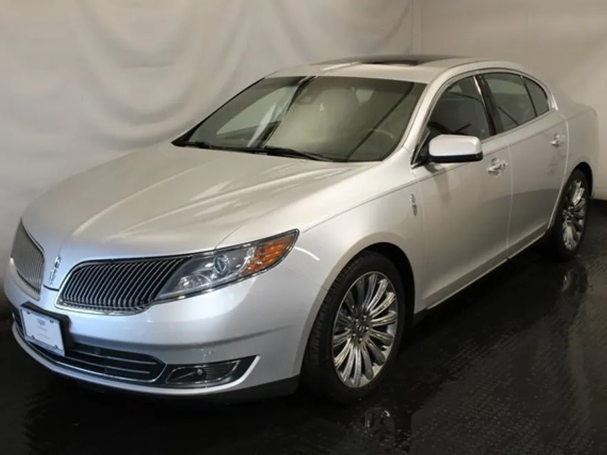 2015 Lincoln MKS photo 1