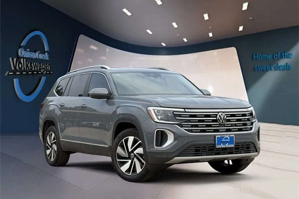 2025 Volkswagen Atlas SEL photo 1