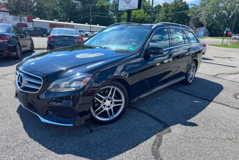 2014 Mercedes Benz E 350 Sport 4MATIC photo 1