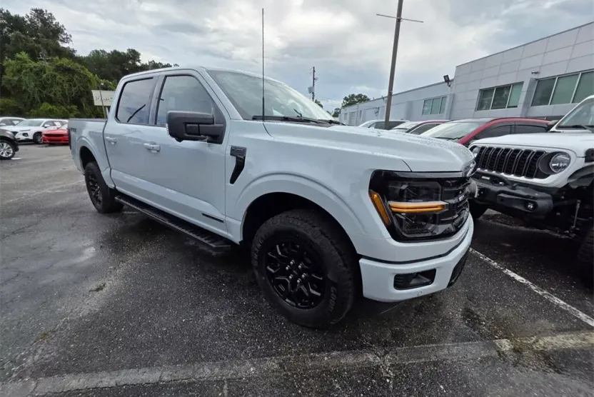 2024 Ford F-150 XLT photo 1