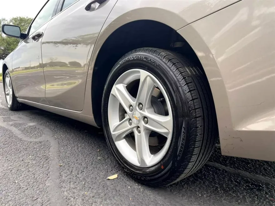 2022 Chevrolet Malibu 1LT photo 1