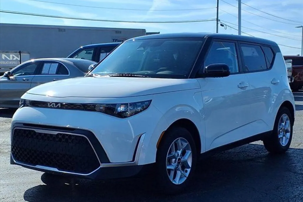 2025 Kia Soul S photo 1