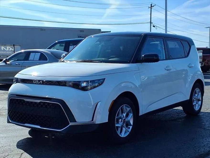 2025 Kia Soul S photo 1