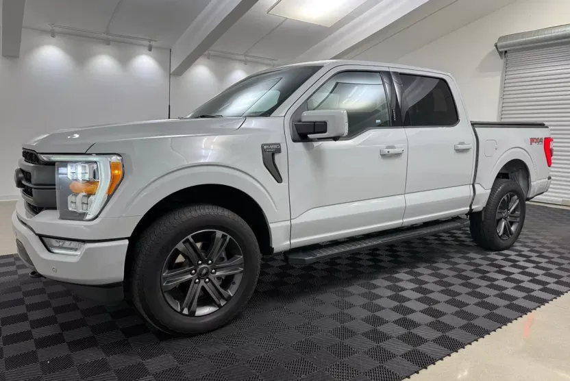 2023 Ford F-150 Lariat photo 1