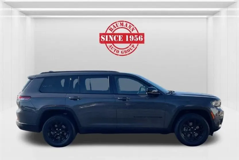 2024 Jeep Grand Cherokee Laredo Altitude photo 1