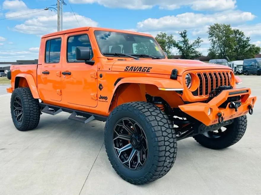 2025 Jeep Gladiator Sport S photo 1
