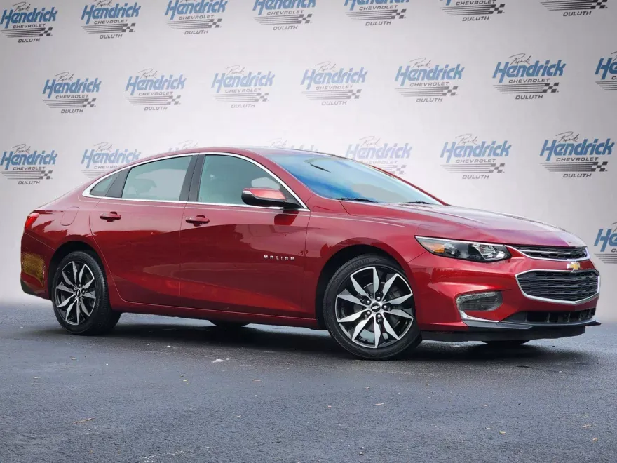 2017 Chevrolet Malibu 1LT photo 1