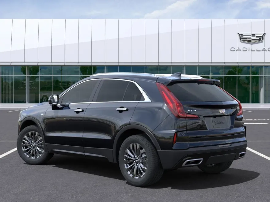 2025 Cadillac XT4 Premium Luxury photo 3