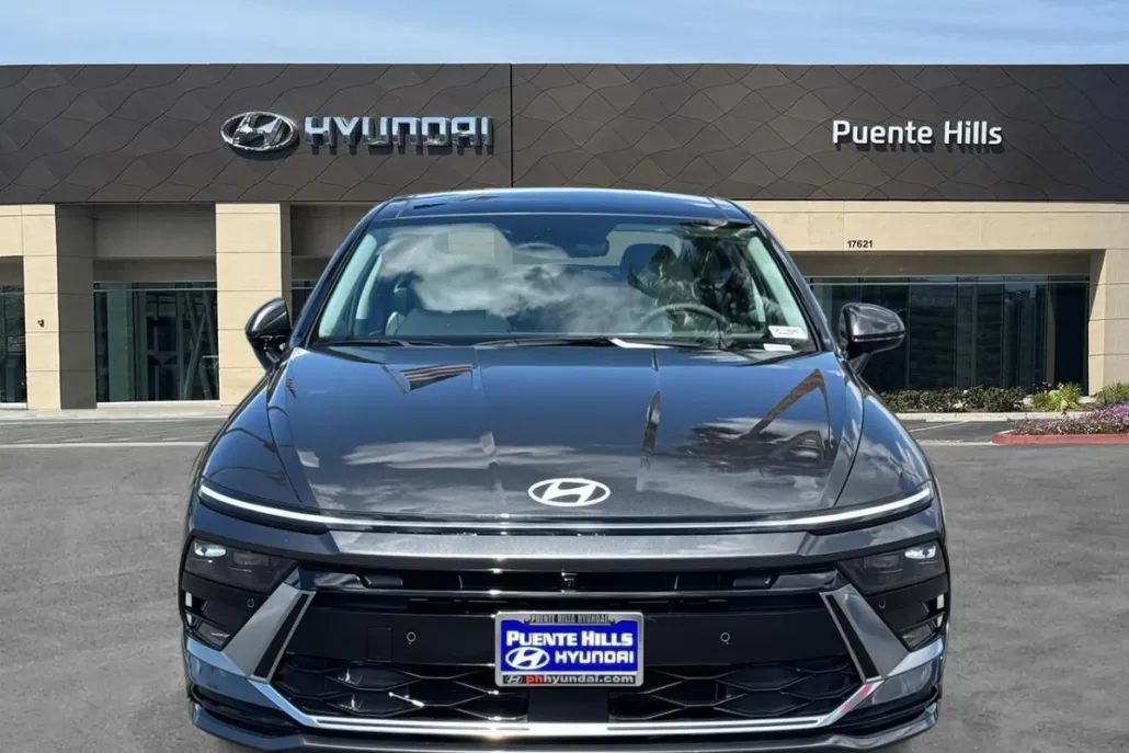 2025 Hyundai Sonata Hybrid Limited photo 1