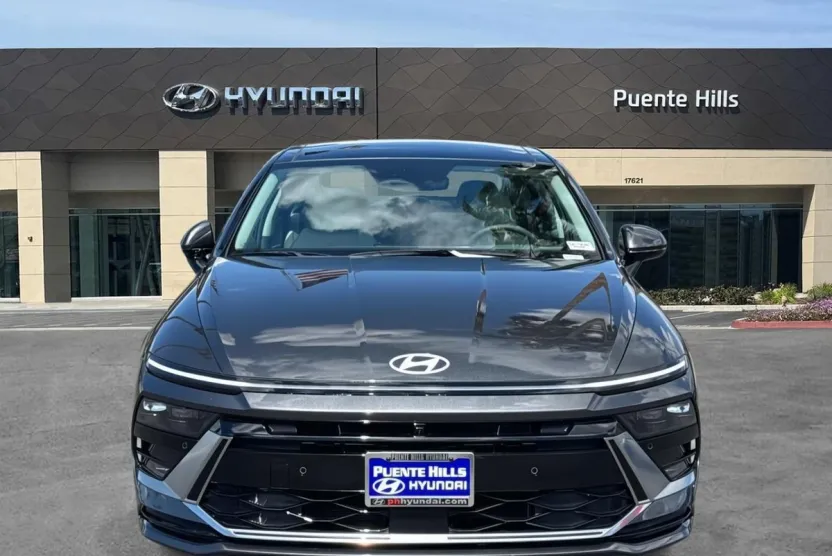 2025 Hyundai Sonata Hybrid Limited photo 1