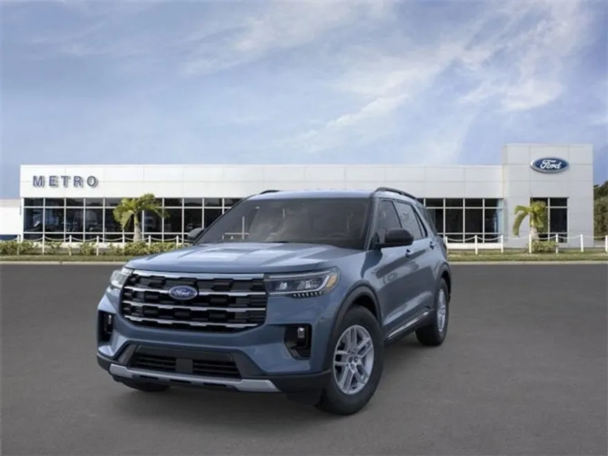 2025 Ford Explorer photo 1
