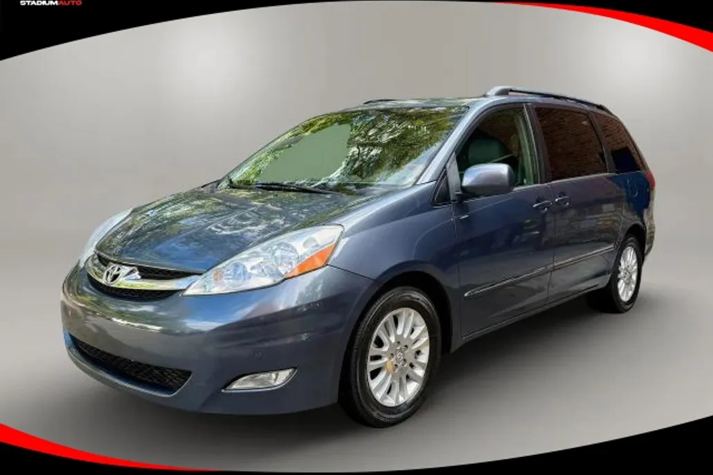 2007 Toyota Sienna XLE photo 1