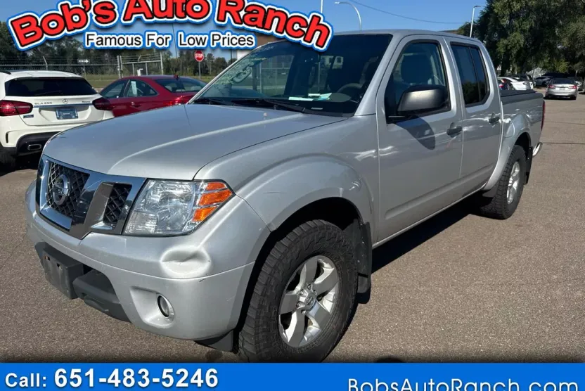 2013 Nissan Frontier Crew Cab SV photo 1
