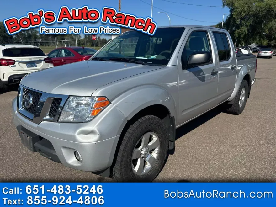 2013 Nissan Frontier Crew Cab SV photo 1