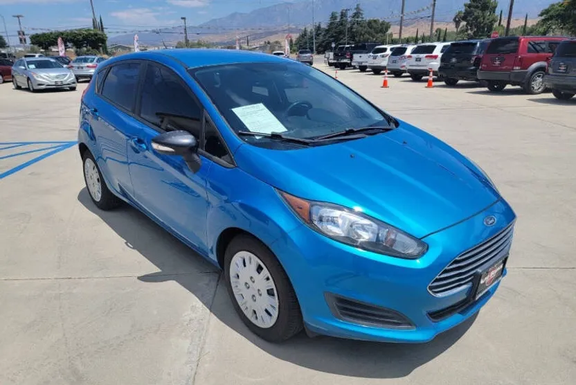 2014 Ford Fiesta SE photo 1