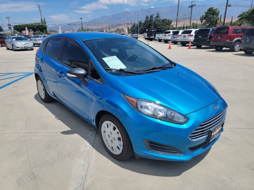 2014 Ford Fiesta SE photo 1