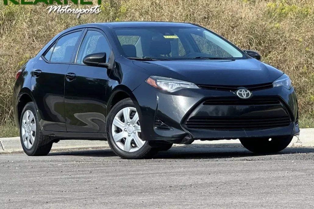 2017 Toyota Corolla L photo 1