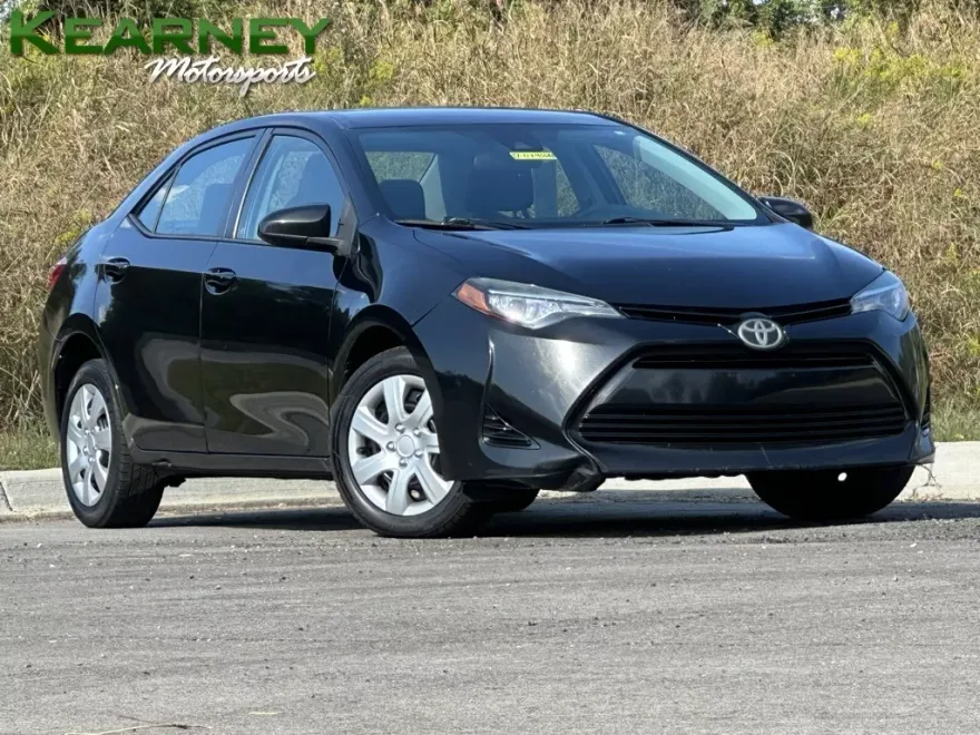 2017 Toyota Corolla L photo 1