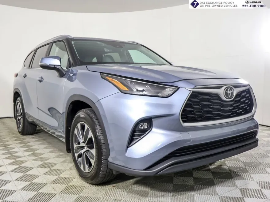 2024 Toyota Highlander XLE photo 1